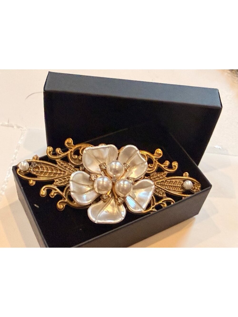 Vintage Gold-Tone Brooch With Pearl & Flower Design Ornate Metalwork Hair Access